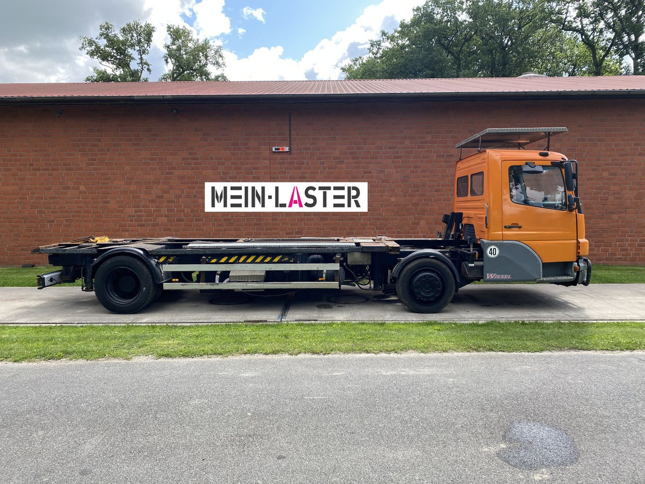 Mercedes-Benz Kamag Wiesel Umsetzter Sattelplatte - Camión portacontenedore/ Intercambiable: foto 2 Mercedes-Benz Kamag Wiesel Umsetzter Sattelplatte - Camión portacontenedore/ Intercambiable: foto 2