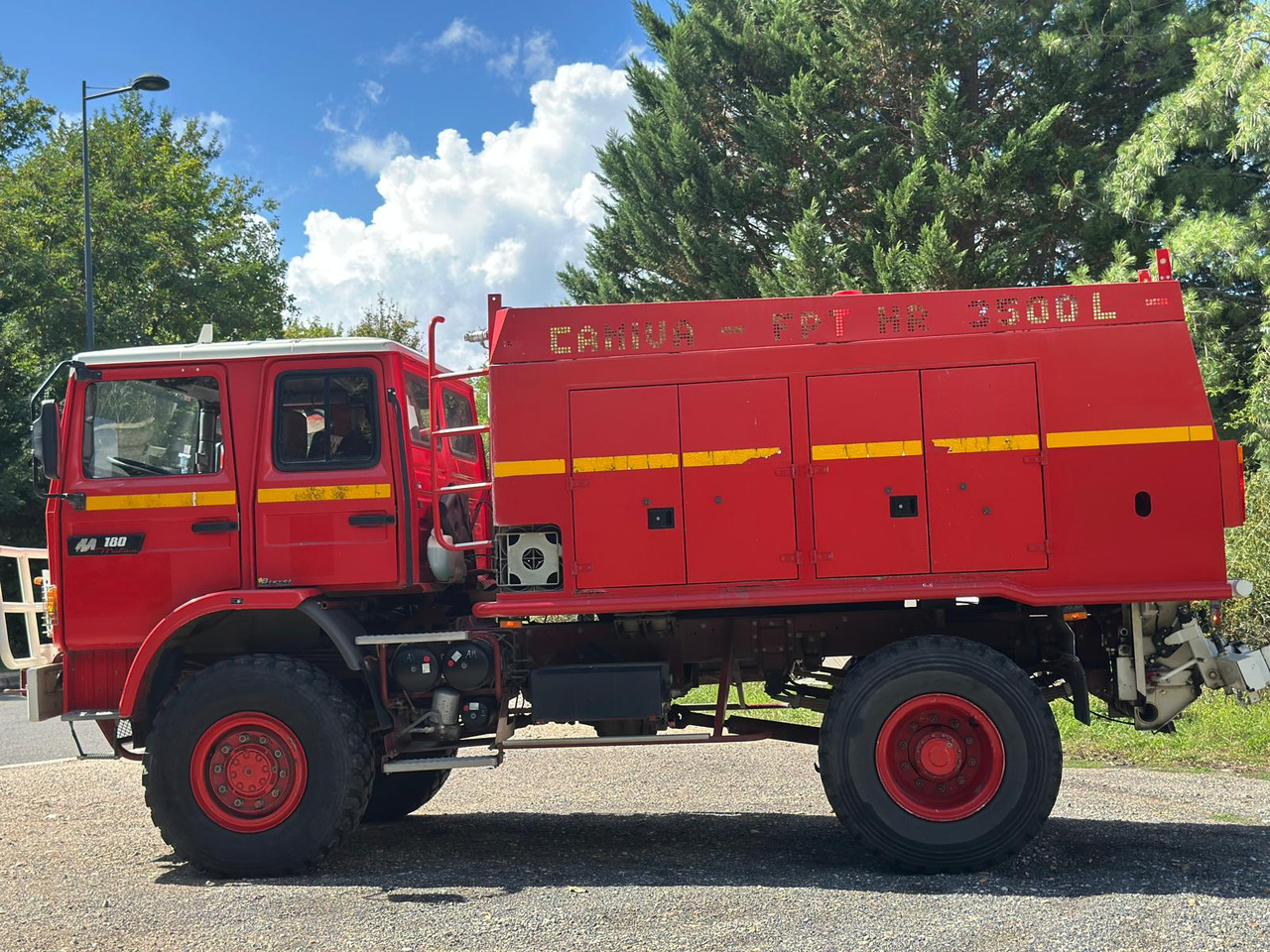RENAULT M180 - Camión de bomberos: foto 4 RENAULT M180 - Camión de bomberos: foto 4