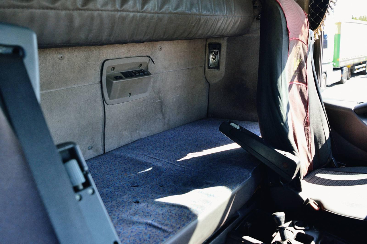 Cabeza tractora RENAULT Magnum 440: foto 17