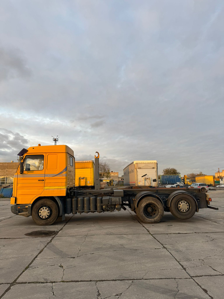 SCANIA 113M 380 - Cabeza tractora: foto 4 SCANIA 113M 380 - Cabeza tractora: foto 4