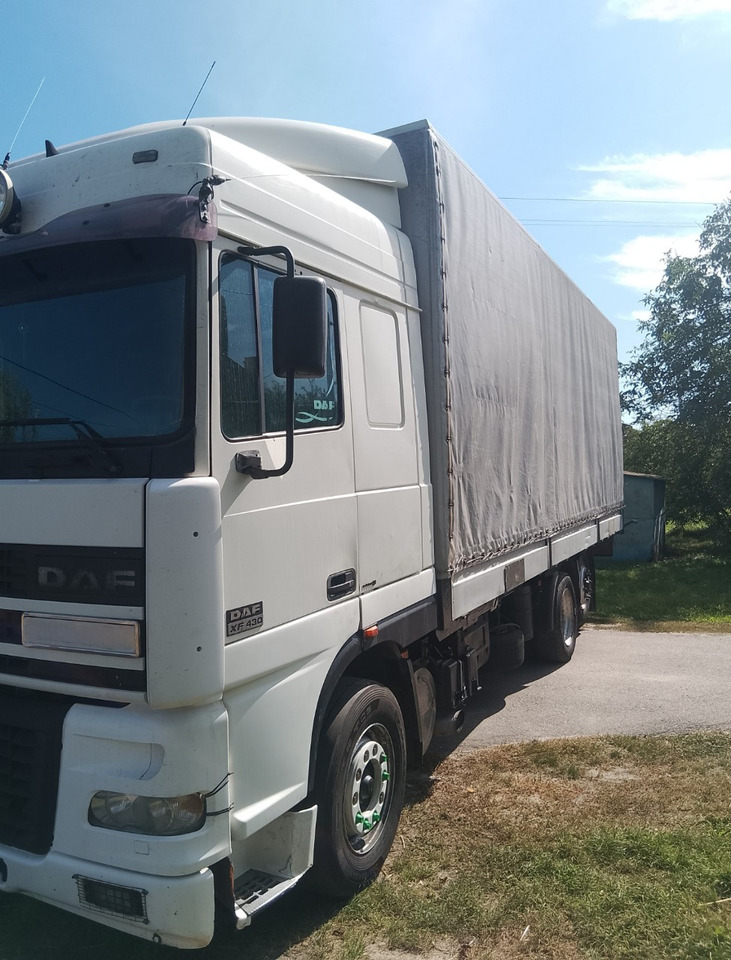 DAF XF95.430 - Camión lona: foto 4 DAF XF95.430 - Camión lona: foto 4