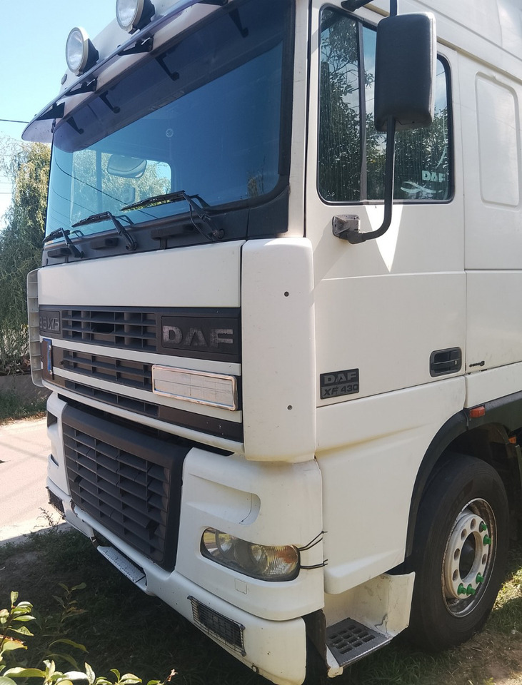 DAF XF95.430 - Camión lona: foto 3 DAF XF95.430 - Camión lona: foto 3
