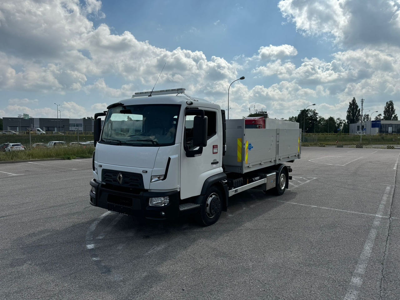 RENAULT D7,5 - Camión multibasculante: foto 4 RENAULT D7,5 - Camión multibasculante: foto 4