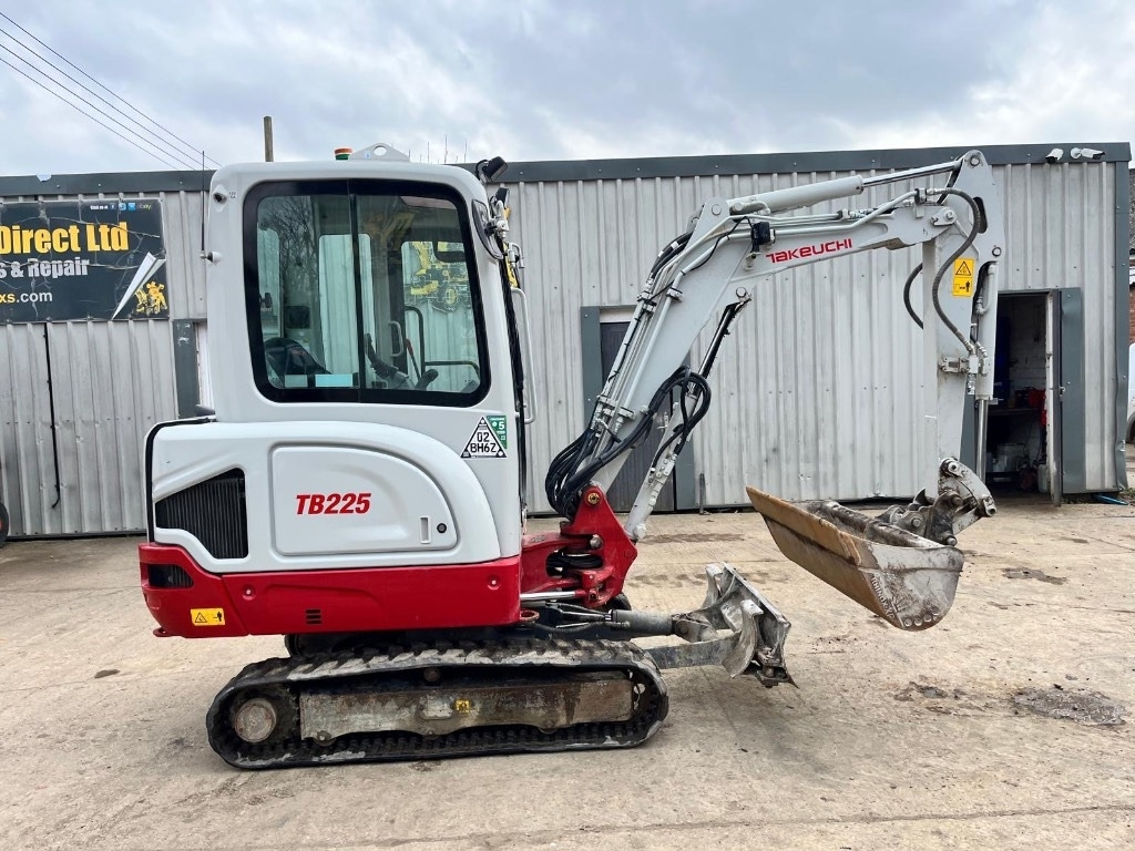 Takeuchi TB 225 - Miniexcavadora: foto 1 Takeuchi TB 225 - Miniexcavadora: foto 1