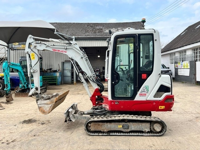 Takeuchi TB 225 - Miniexcavadora: foto 5 Takeuchi TB 225 - Miniexcavadora: foto 5