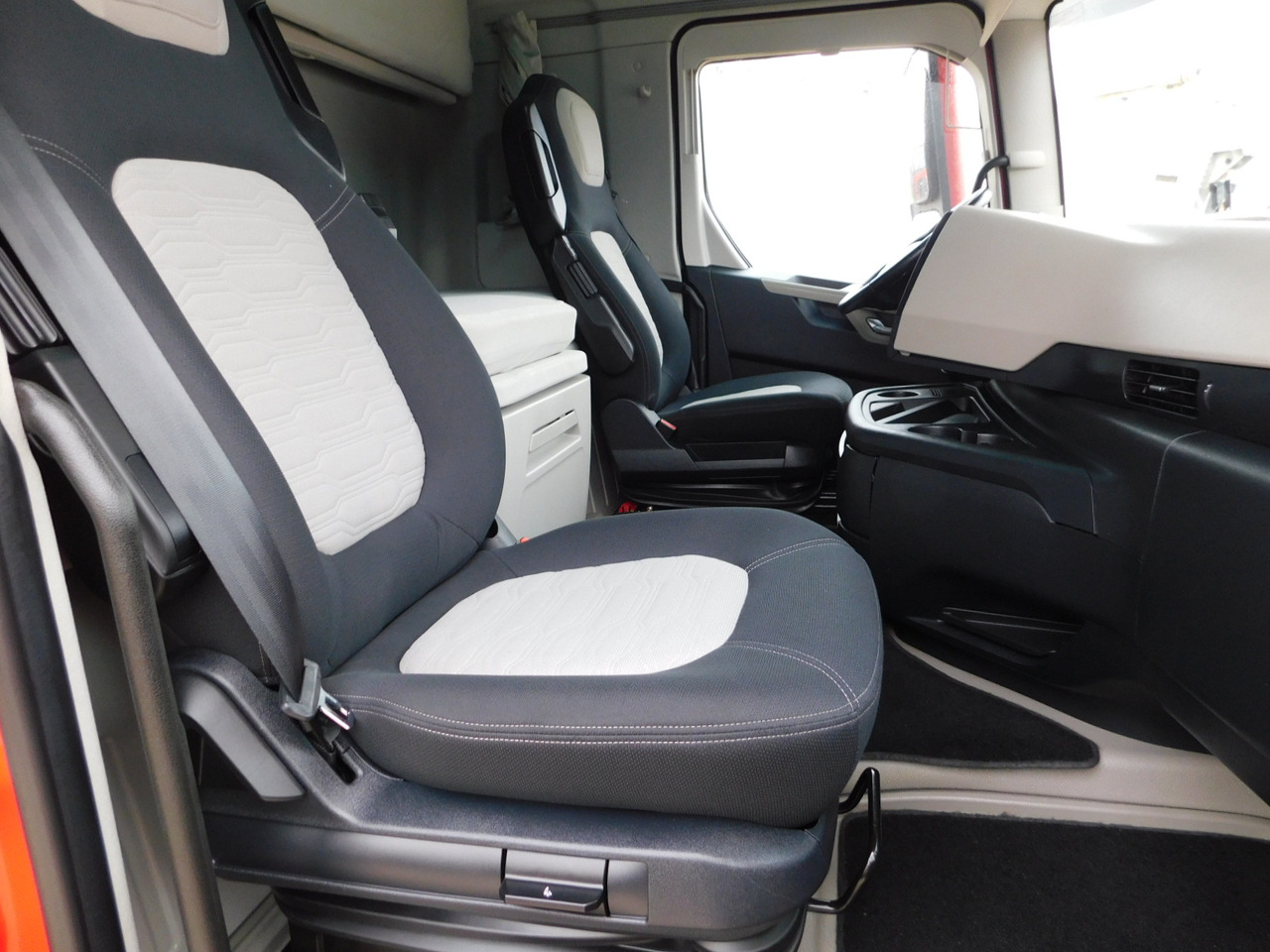 Ford F max 4x2 scab e6 12tx2620 - Cabeza tractora: foto 5 Ford F max 4x2 scab e6 12tx2620 - Cabeza tractora: foto 5