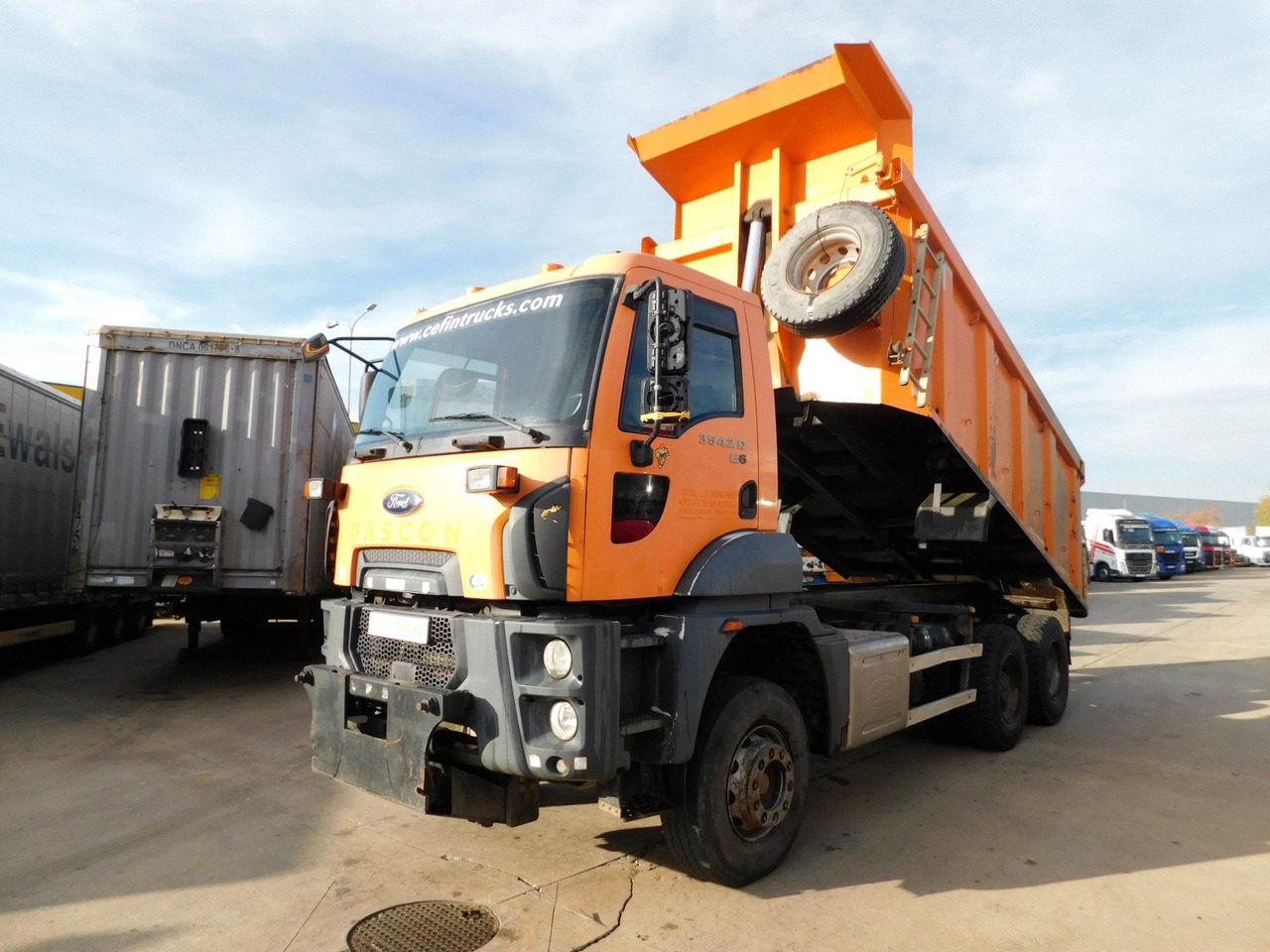 Ford 3542d 6x4 dcab e6 16s2230 - Camión volquete: foto 1 Ford 3542d 6x4 dcab e6 16s2230 - Camión volquete: foto 1