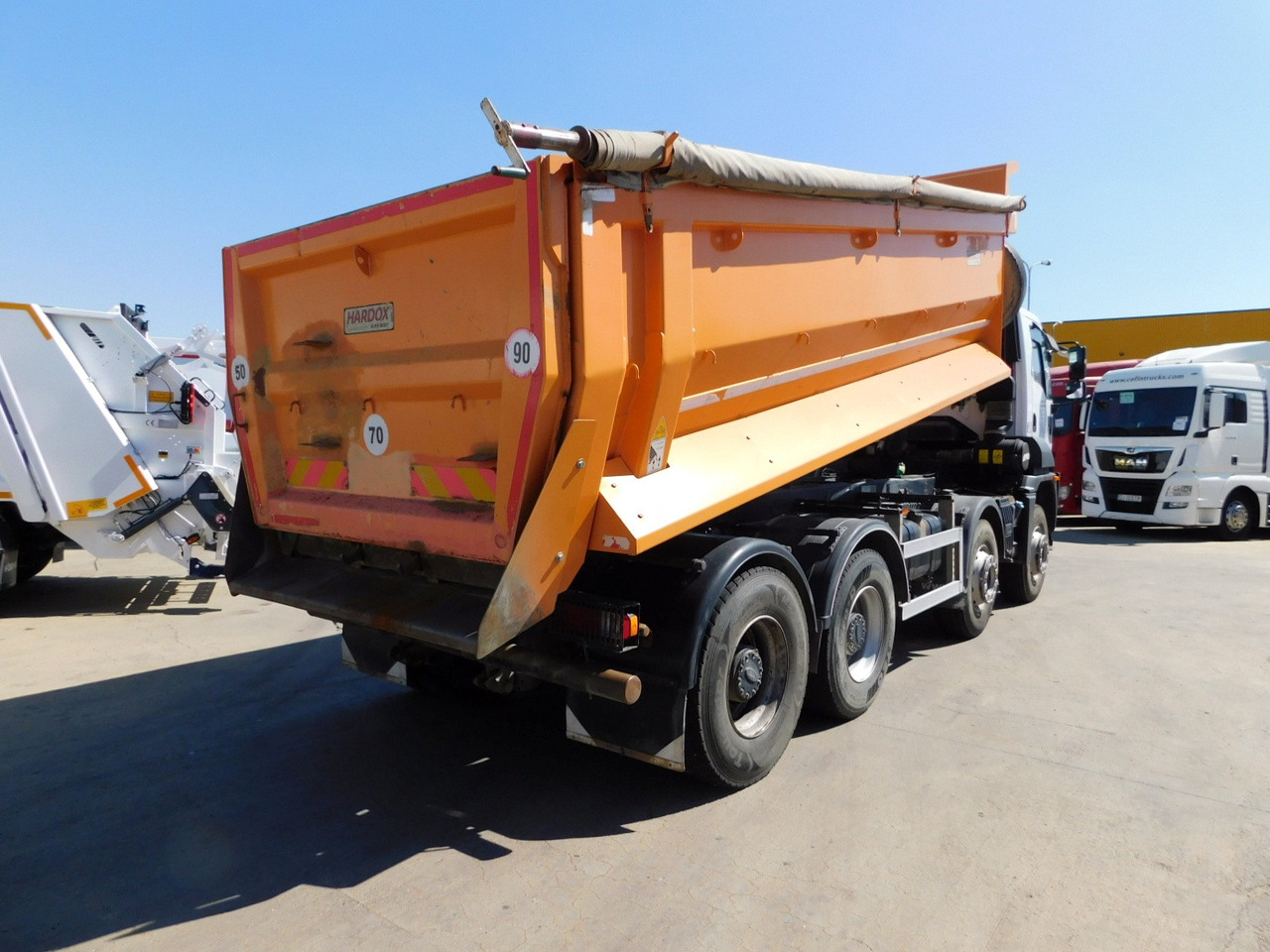 Ford 4142d 8x4 dcab e6 16s2230 - Camión volquete: foto 3 Ford 4142d 8x4 dcab e6 16s2230 - Camión volquete: foto 3
