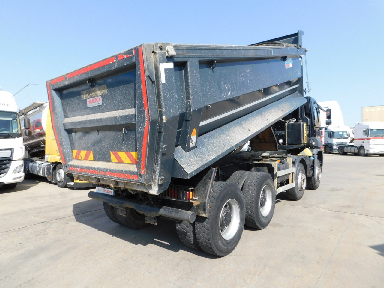 Ford 4142d 8x4 dcab e6 16s2230 - Camión volquete: foto 3 Ford 4142d 8x4 dcab e6 16s2230 - Camión volquete: foto 3