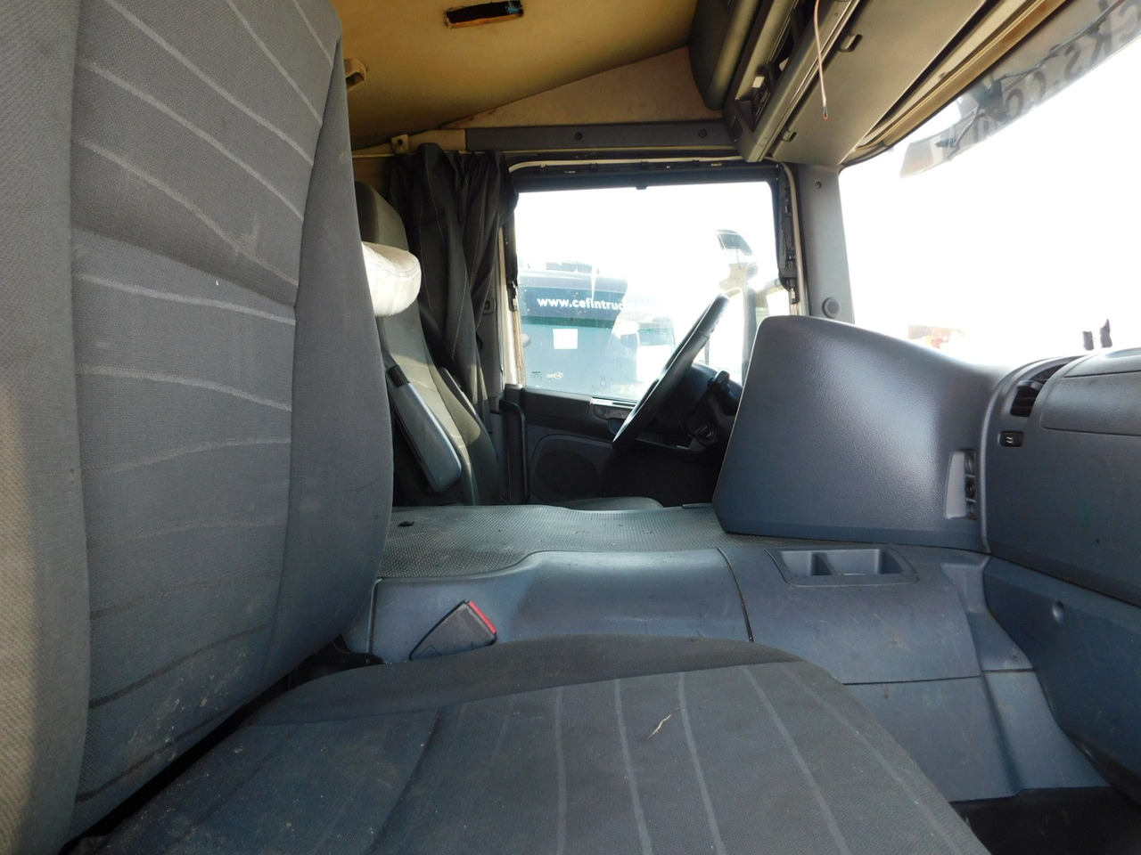 Scania Lb 4x2 - Camión portavehículos: foto 5 Scania Lb 4x2 - Camión portavehículos: foto 5