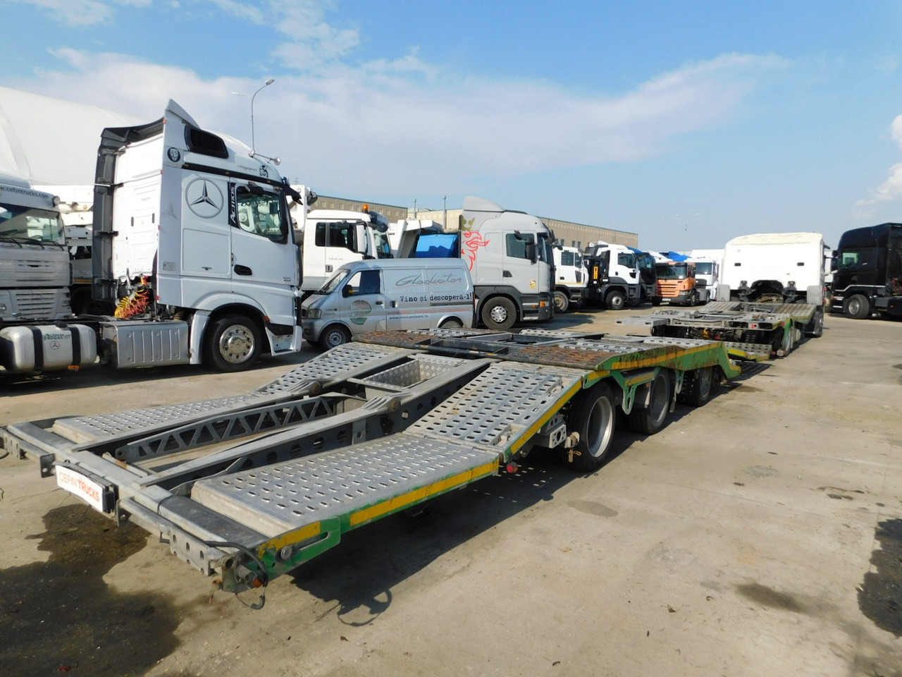 Scania Lb 4x2 - Camión portavehículos: foto 3 Scania Lb 4x2 - Camión portavehículos: foto 3