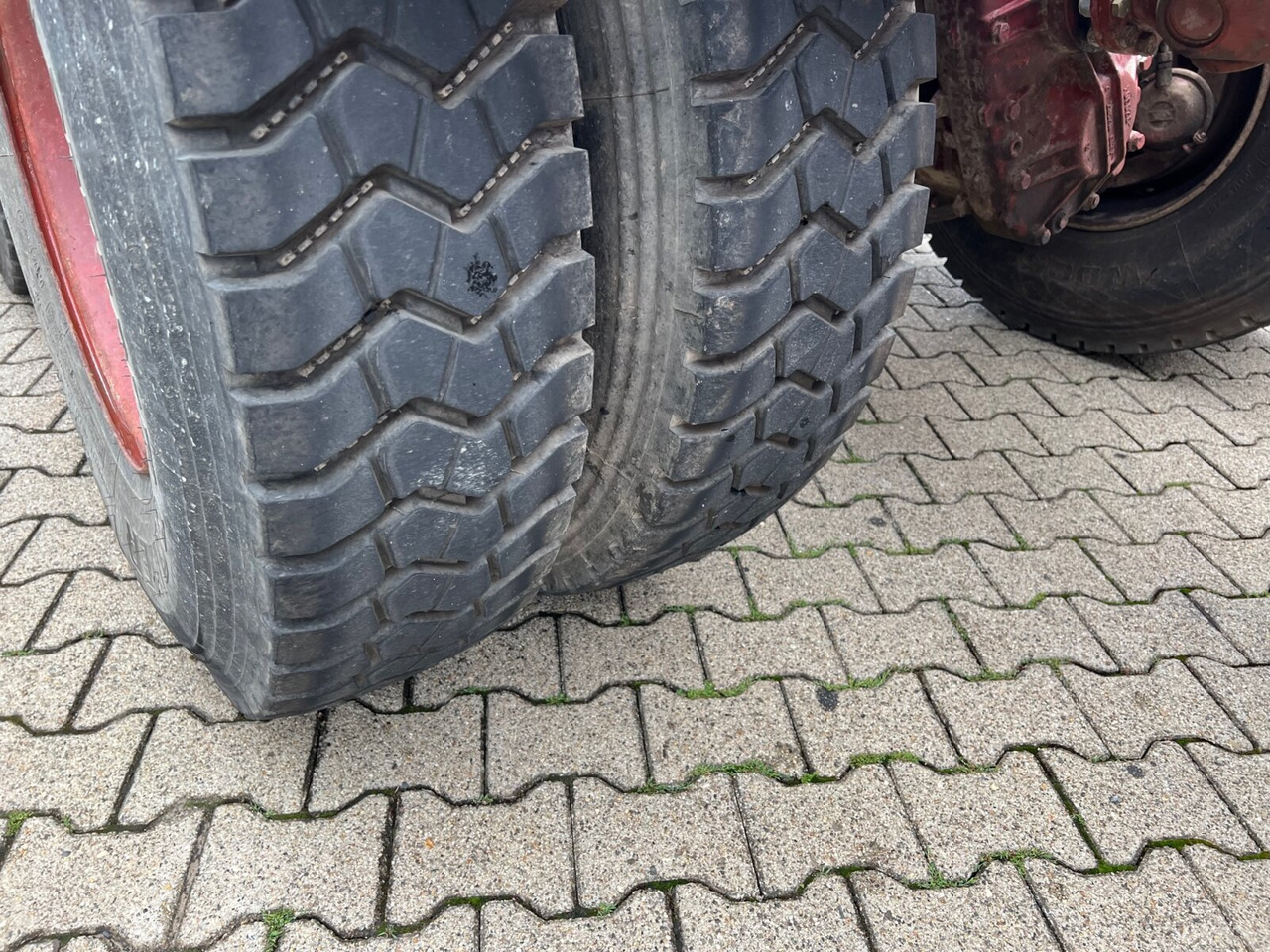 Camión chasis 260-34 AHW 6x6 260-34 AHW 6x6, V8, Manual, Full Steel: foto 7