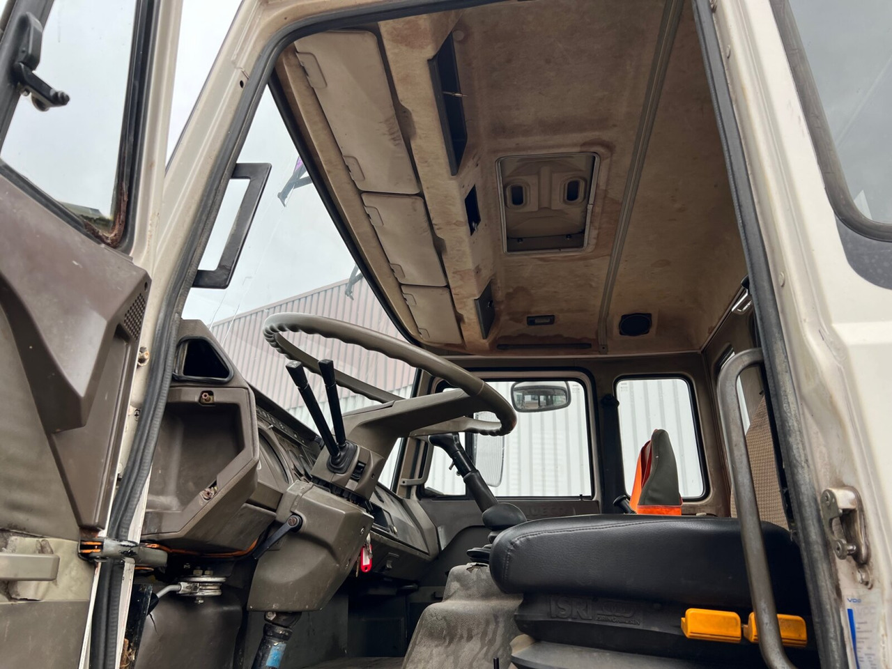 Camión chasis 260-34 AHW 6x6 260-34 AHW 6x6, V8, Manual, Full Steel: foto 14