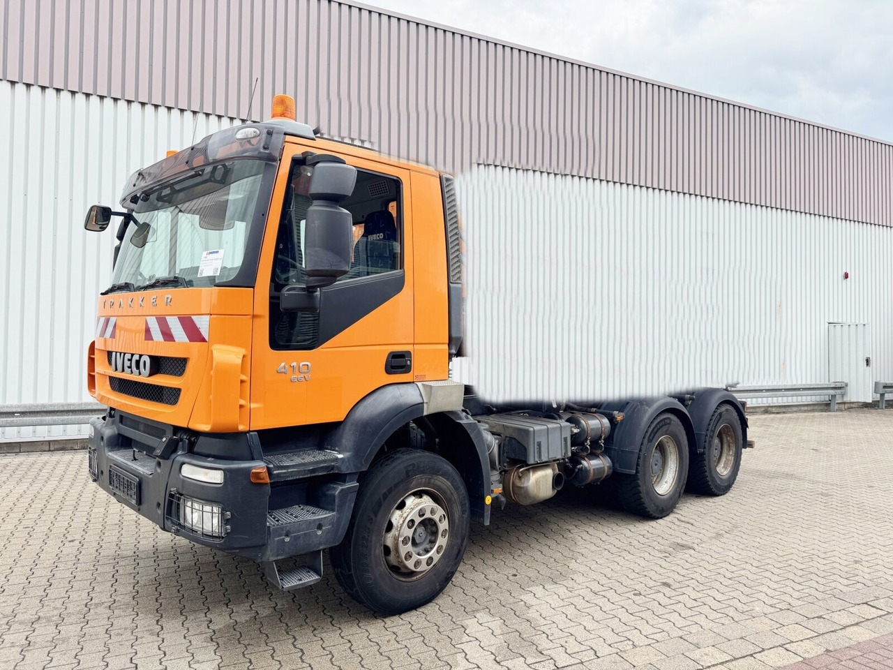 AD260T41 6x4 AD260T41 6x4, EEV - Camión chasis: foto 1 AD260T41 6x4 AD260T41 6x4, EEV - Camión chasis: foto 1