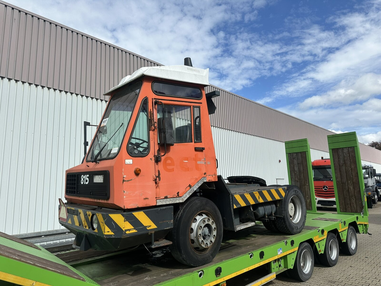 815 4x2 815 4x2 Terminal Tractor, Rangierfahrzeug - Cabeza tractora: foto 1 815 4x2 815 4x2 Terminal Tractor, Rangierfahrzeug - Cabeza tractora: foto 1