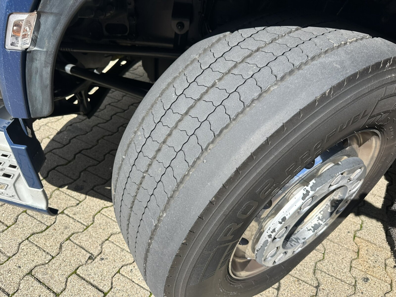 DAF XF 530 FT 6x2 XF 530 FT 6x2, Intarder, Navi, Spacecab, Vorlauflenk/lift, zGG 68t - Cabeza tractora: foto 2 DAF XF 530 FT 6x2 XF 530 FT 6x2, Intarder, Navi, Spacecab, Vorlauflenk/lift, zGG 68t - Cabeza tractora: foto 2