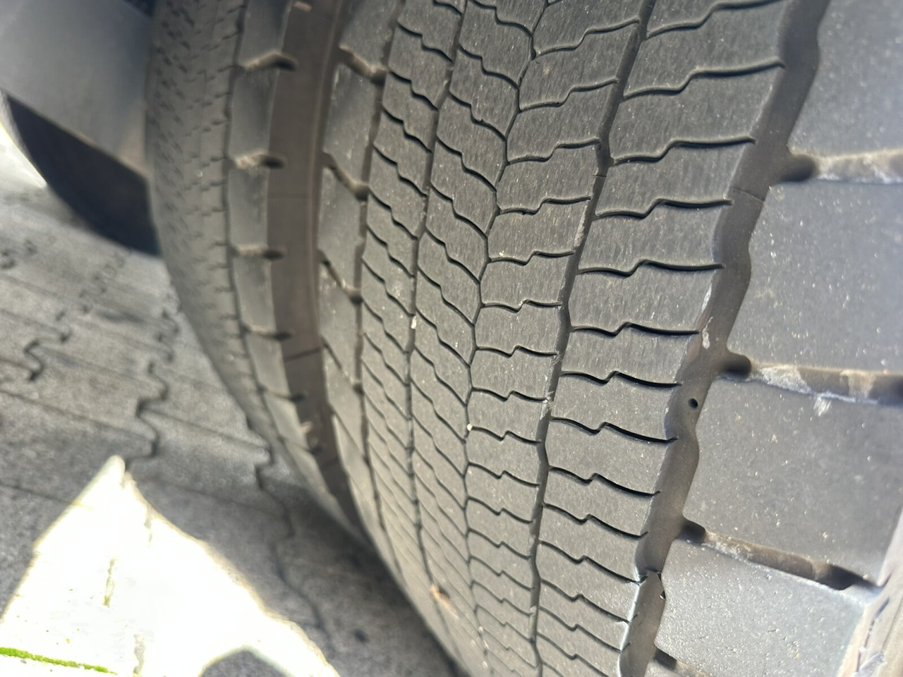 DAF XF 530 FT 6x2 XF 530 FT 6x2, Intarder, Navi, Spacecab, Vorlauflenk/lift, zGG 68t - Cabeza tractora: foto 4 DAF XF 530 FT 6x2 XF 530 FT 6x2, Intarder, Navi, Spacecab, Vorlauflenk/lift, zGG 68t - Cabeza tractora: foto 4