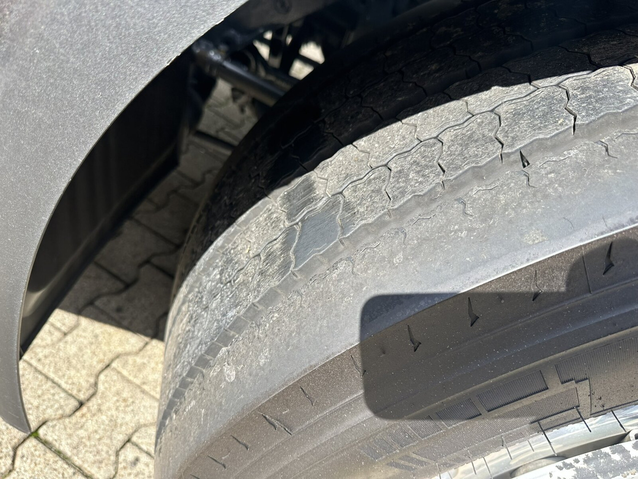 DAF XF 530 FT 6x2 XF 530 FT 6x2, Intarder, Navi, Spacecab, Vorlauflenk/lift, zGG 68t - Cabeza tractora: foto 3 DAF XF 530 FT 6x2 XF 530 FT 6x2, Intarder, Navi, Spacecab, Vorlauflenk/lift, zGG 68t - Cabeza tractora: foto 3