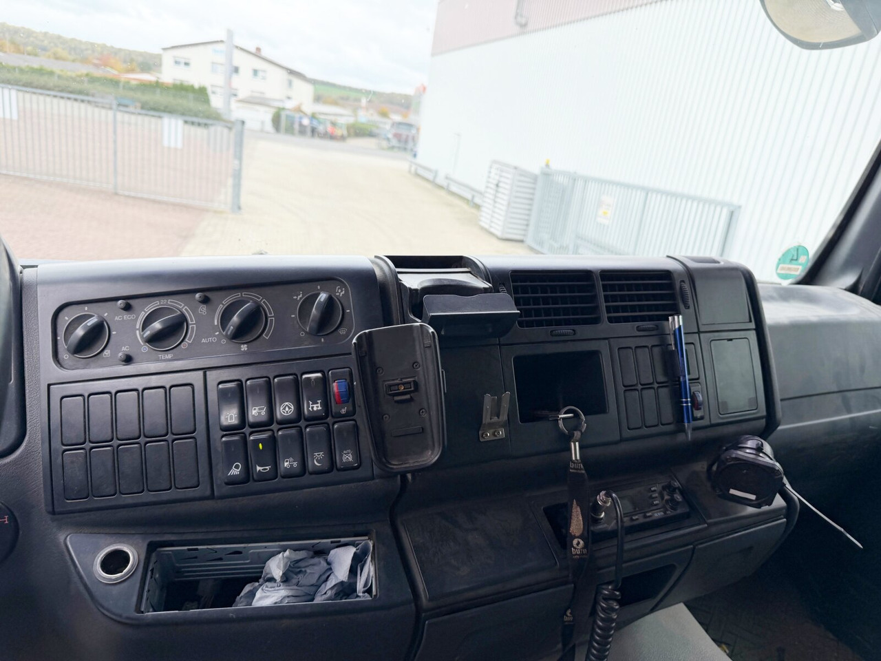 MAN TGA 18.440 4x4 BL TGA 18.440 4x4 BL, Hydraulik - Cabeza tractora: foto 4 MAN TGA 18.440 4x4 BL TGA 18.440 4x4 BL, Hydraulik - Cabeza tractora: foto 4