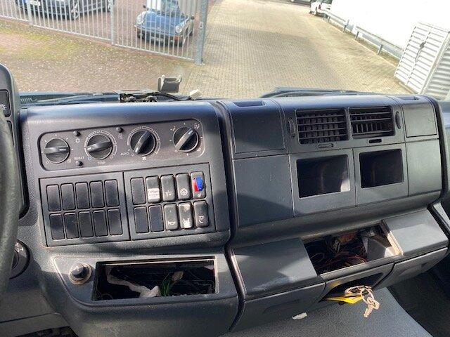 Cabeza tractora MAN TGA 26.480 6x6 BB TGA 26.480 6x6 BB, Kipphydraulik: foto 6 Cabeza tractora MAN TGA 26.480 6x6 BB TGA 26.480 6x6 BB, Kipphydraulik: foto 6