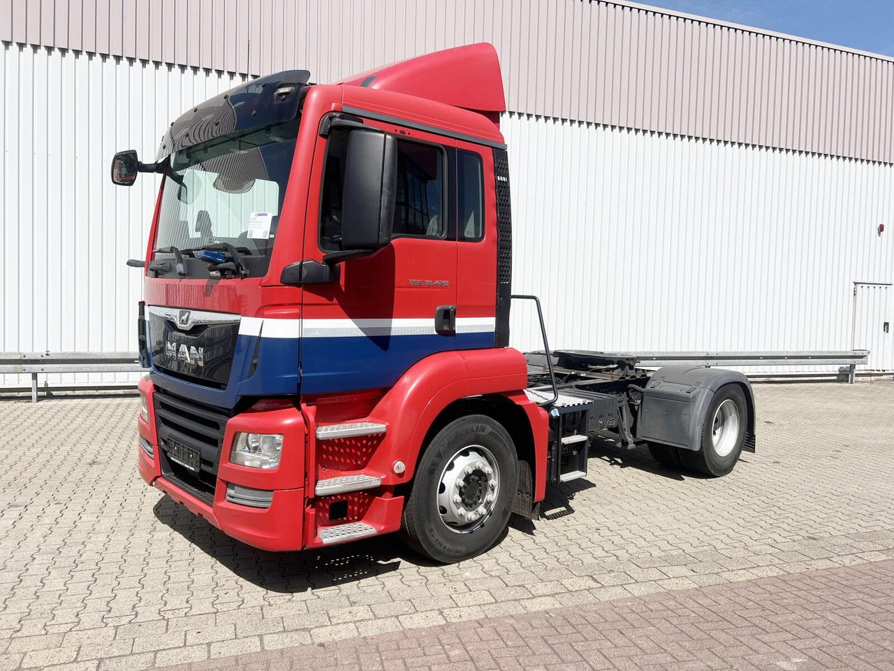 MAN TGS 18.420 4x2 BL TGS 18.420 4x2 BL, Navi - Cabeza tractora: foto 1 MAN TGS 18.420 4x2 BL TGS 18.420 4x2 BL, Navi - Cabeza tractora: foto 1