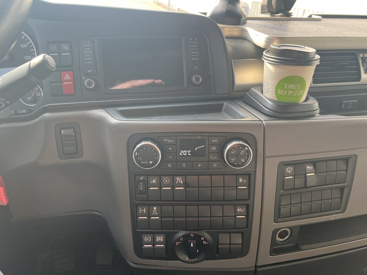 MAN TGX 18.500 4X2 LLS TGX 18.500 4X2 LLS, Retarder, Vollumer - Cabeza tractora: foto 5 MAN TGX 18.500 4X2 LLS TGX 18.500 4X2 LLS, Retarder, Vollumer - Cabeza tractora: foto 5