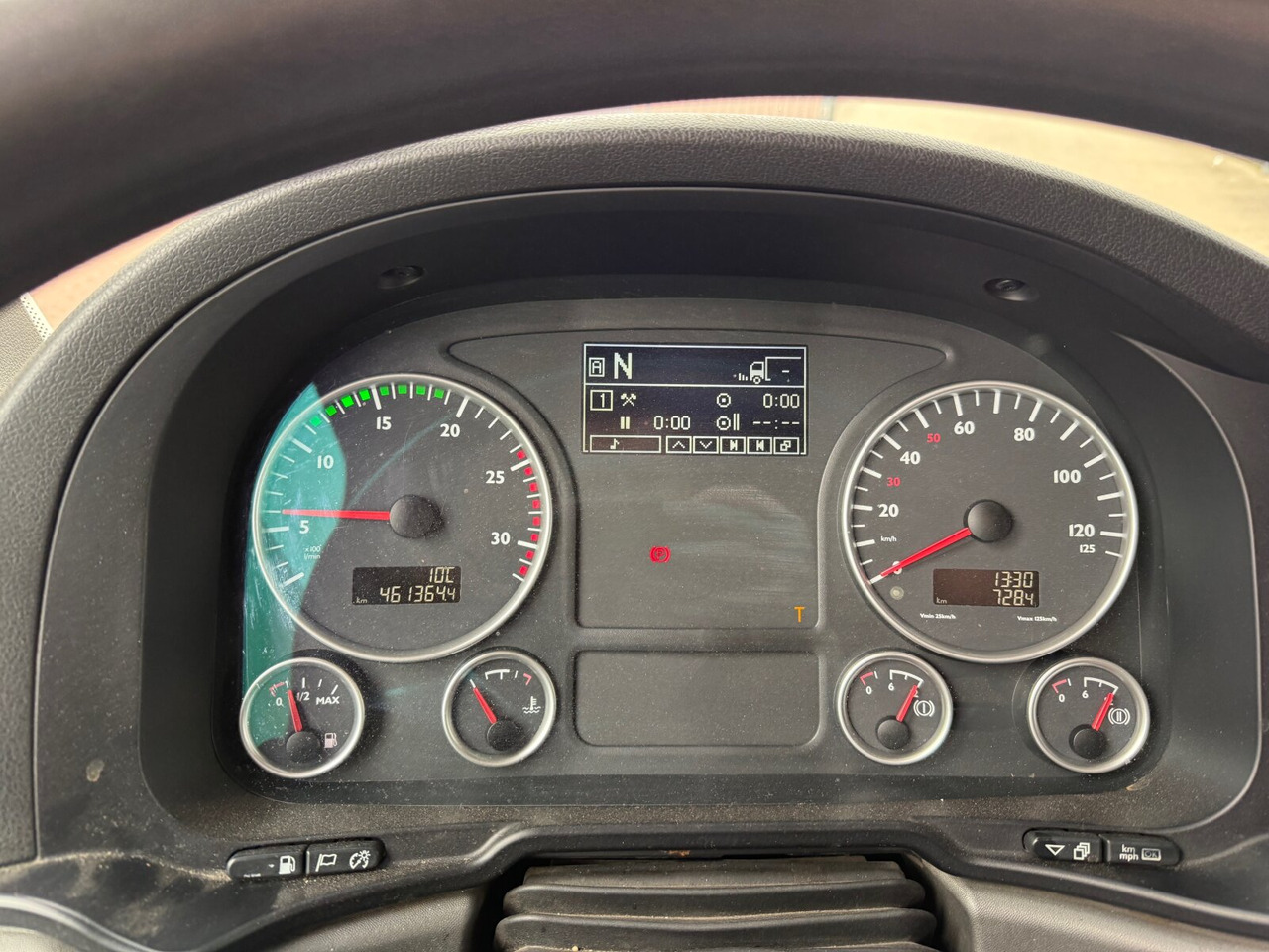 MAN TGX 26.480 6x4 BLS TGX 26.480 6x4 BLS, Retarder, XLX, Standklima, Hydraulik, zGG 90t - Cabeza tractora: foto 3 MAN TGX 26.480 6x4 BLS TGX 26.480 6x4 BLS, Retarder, XLX, Standklima, Hydraulik, zGG 90t - Cabeza tractora: foto 3