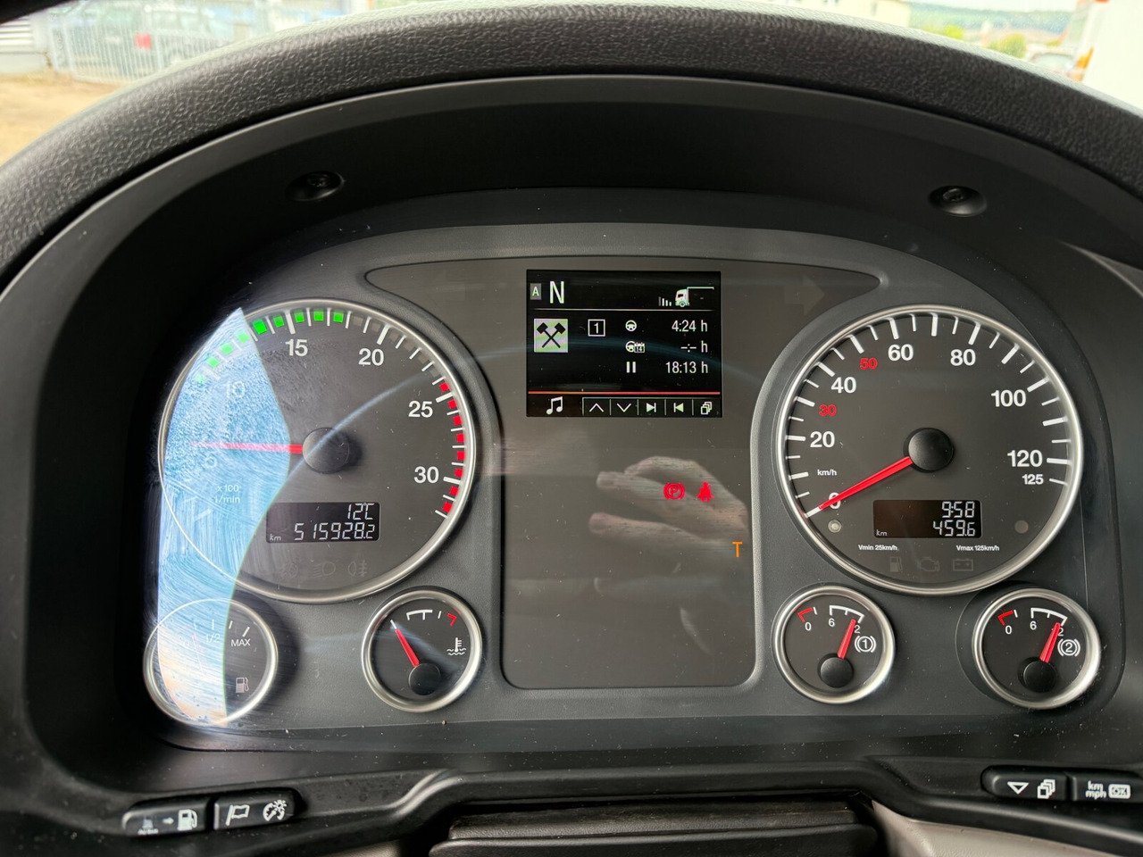 MAN TGX 26.510 6X2/4 BLS TGX 26.510 6X2/4 BLS, Intarder, Vorlauflenk-/lift, Standklima, XXL-Fahrerhaus, 70t - Cabeza tractora: foto 3 MAN TGX 26.510 6X2/4 BLS TGX 26.510 6X2/4 BLS, Intarder, Vorlauflenk-/lift, Standklima, XXL-Fahrerhaus, 70t - Cabeza tractora: foto 3