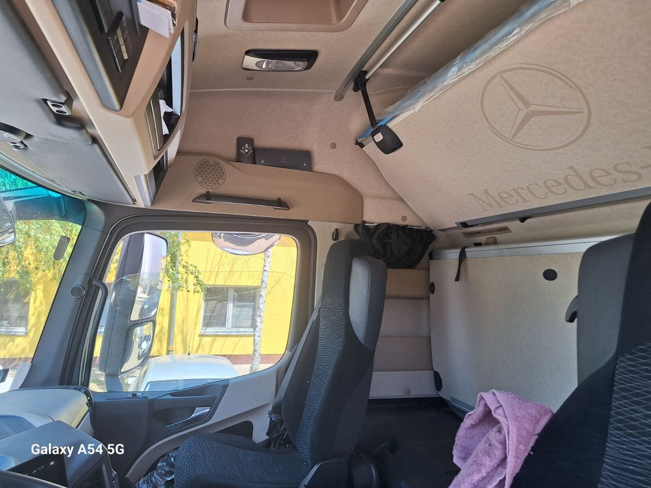 Mercedes-Benz Actros 1846 LS 4x2 Actros 1846 LS 4x2 MultimediaCockpit, StreamSpace, ADR - Cabeza tractora: foto 5 Mercedes-Benz Actros 1846 LS 4x2 Actros 1846 LS 4x2 MultimediaCockpit, StreamSpace, ADR - Cabeza tractora: foto 5