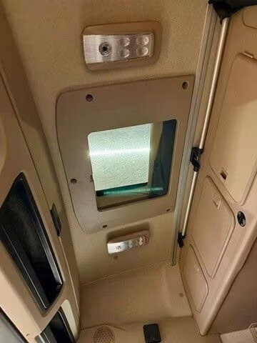 Mercedes-Benz Arocs 1851 LS 4x4 HAD Arocs 1851 LS 4x4 HAD, Hydraulik, Navi, MultimediaCockpit - Cabeza tractora: foto 3 Mercedes-Benz Arocs 1851 LS 4x4 HAD Arocs 1851 LS 4x4 HAD, Hydraulik, Navi, MultimediaCockpit - Cabeza tractora: foto 3