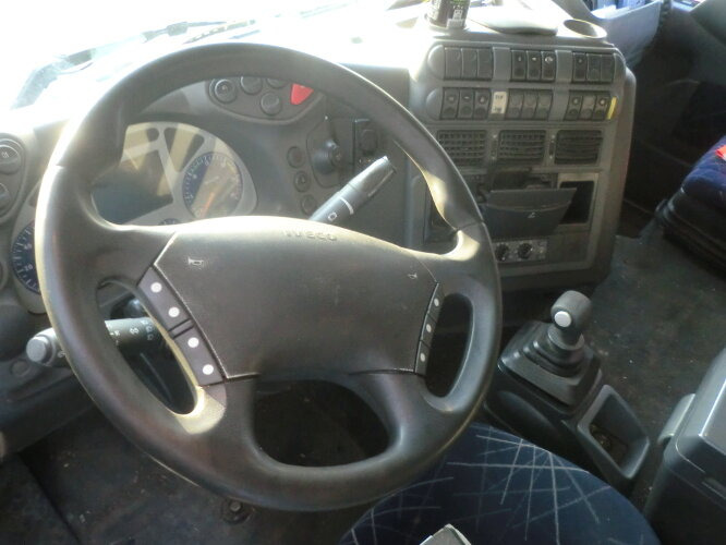 Cabeza tractora Stralis 440S43T/P 4x2 Stralis 440S43T/P 4x2, ONLY FOR SPAREPARTS!!!: foto 6