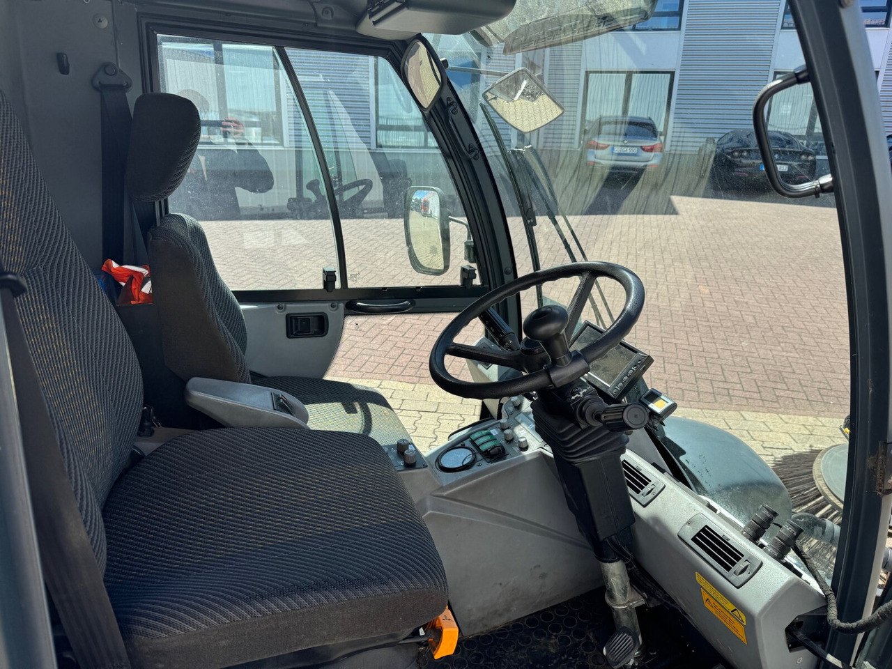 Hako Multicar Citymaster 2000 3B Kehrmaschine 4x2 Multicar Citymaster 2000 3B Kehrmaschine 4x2 - Camión: foto 3 Hako Multicar Citymaster 2000 3B Kehrmaschine 4x2 Multicar Citymaster 2000 3B Kehrmaschine 4x2 - Camión: foto 3
