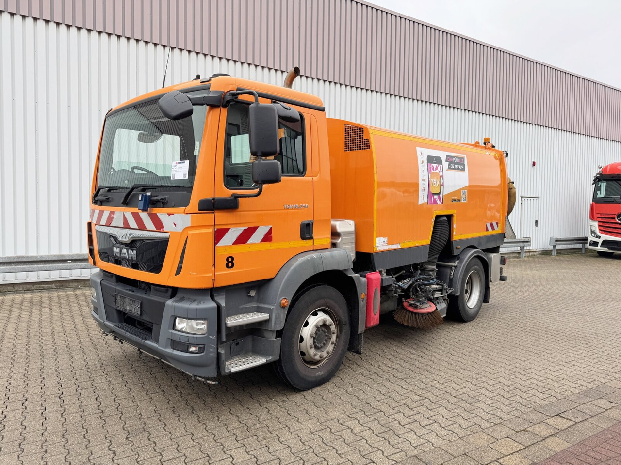 MAN TGM 18.250 4X2 BB TGM 18.250 4X2 BB, Kehrmaschine Brock SL200/2 - Camión: foto 1 MAN TGM 18.250 4X2 BB TGM 18.250 4X2 BB, Kehrmaschine Brock SL200/2 - Camión: foto 1