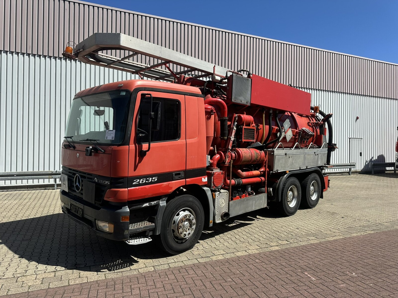 Mercedes-Benz Actros 2635 6x4 Actros 2635 6x4, Kutschke Saug- und Spülwagen ca. 13,5m³ - Camión: foto 1 Mercedes-Benz Actros 2635 6x4 Actros 2635 6x4, Kutschke Saug- und Spülwagen ca. 13,5m³ - Camión: foto 1