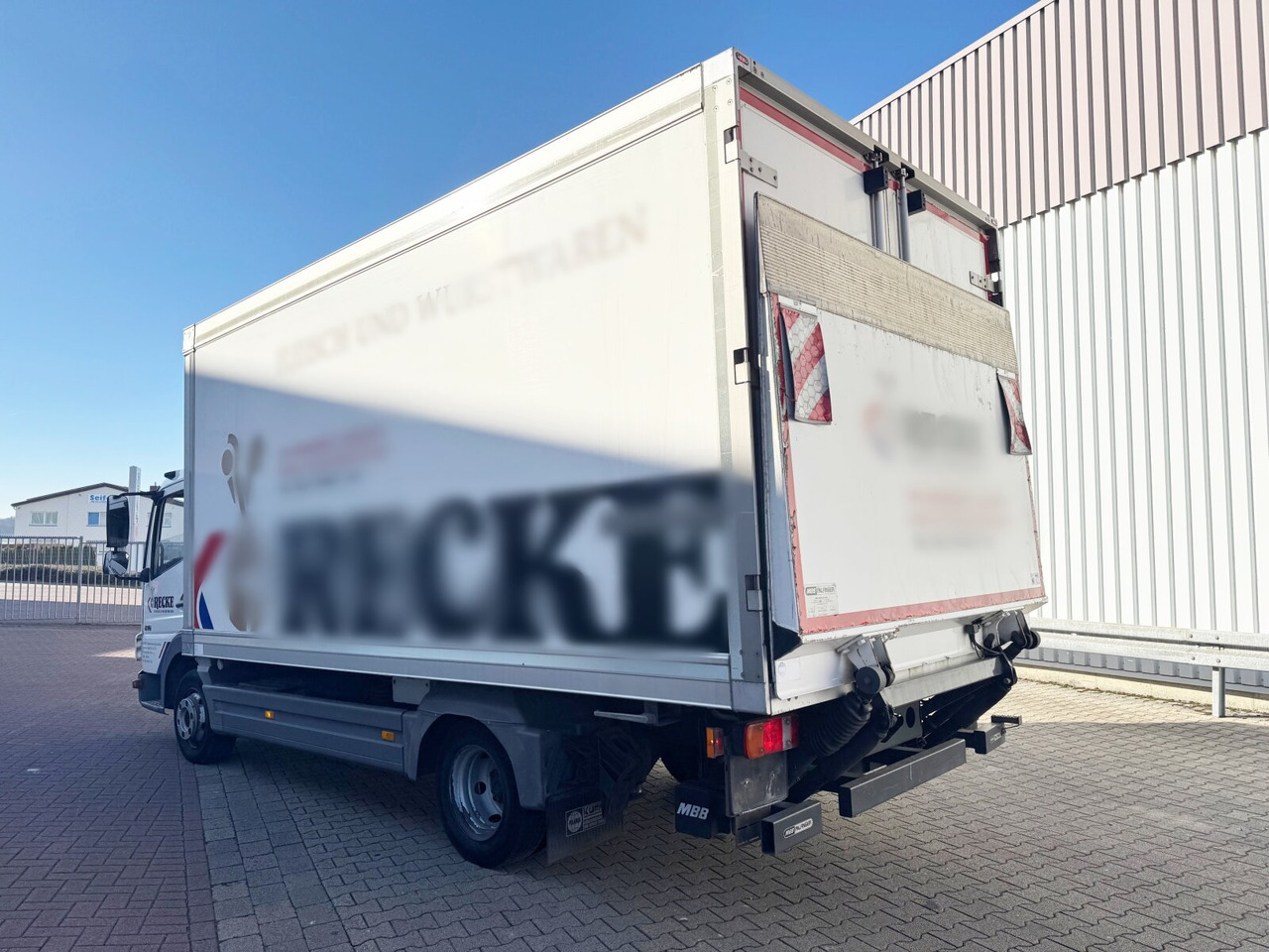Mercedes-Benz Atego 816 L 4x2 Atego 816 L 4x2, Kühlkoffer, ThermoKing, Trennwand, LBW MBB - Camión: foto 4 Mercedes-Benz Atego 816 L 4x2 Atego 816 L 4x2, Kühlkoffer, ThermoKing, Trennwand, LBW MBB - Camión: foto 4
