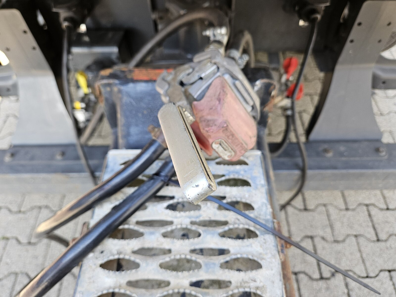 Remolque volquete Carnehl CTK/A CTK/A, Alu-Bordwände, Rollplane, ca. 10m³: foto 15 Remolque volquete Carnehl CTK/A CTK/A, Alu-Bordwände, Rollplane, ca. 10m³: foto 15