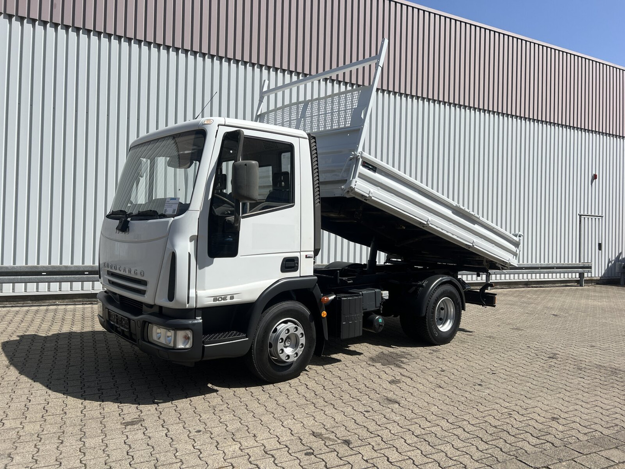 EuroCargo ML80E18K 4x2 EuroCargo ML80E18K 4x2 - Camión volquete: foto 1 EuroCargo ML80E18K 4x2 EuroCargo ML80E18K 4x2 - Camión volquete: foto 1