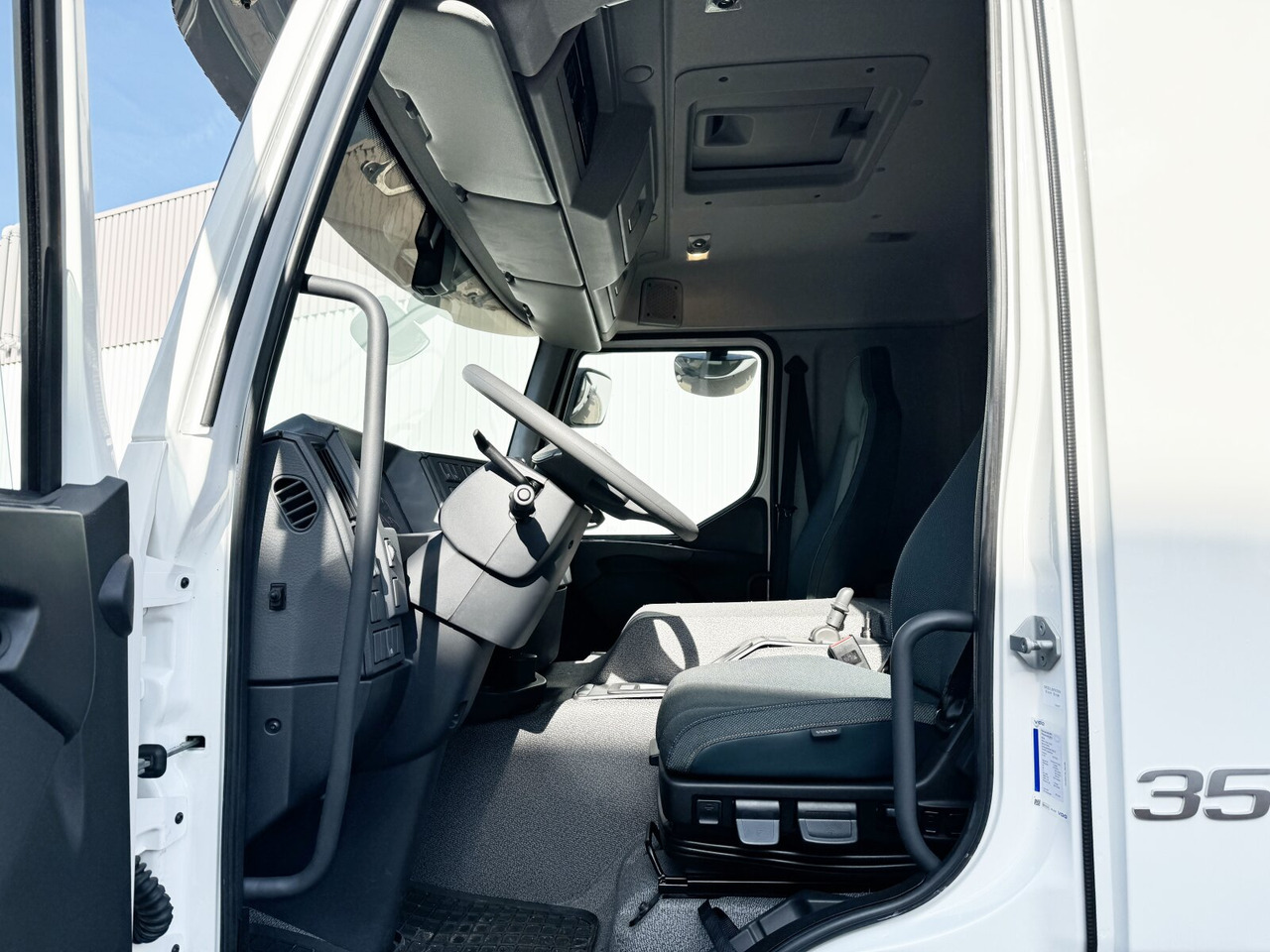 FE 350 6x2-4 FE 350/380 6x2-4, Lenk-/Liftachse - Camión chasis: foto 3 FE 350 6x2-4 FE 350/380 6x2-4, Lenk-/Liftachse - Camión chasis: foto 3