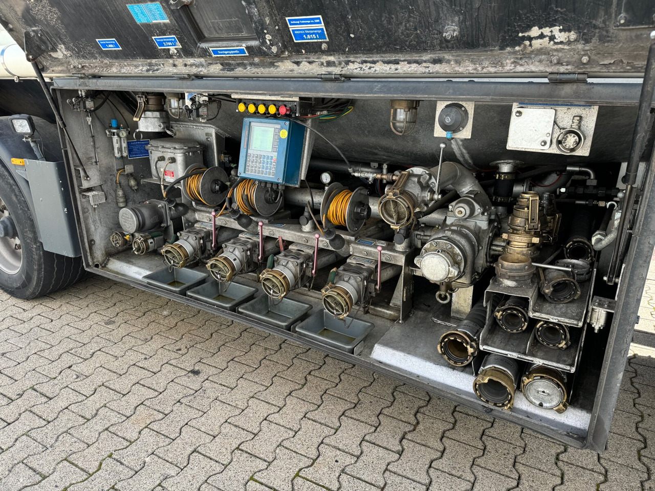 Feldbinder TSA 44.3-4 TSA 44.3-4, Tankauflieger, 4 Kammern, 43300l - Semirremolque cisterna: foto 3 Feldbinder TSA 44.3-4 TSA 44.3-4, Tankauflieger, 4 Kammern, 43300l - Semirremolque cisterna: foto 3