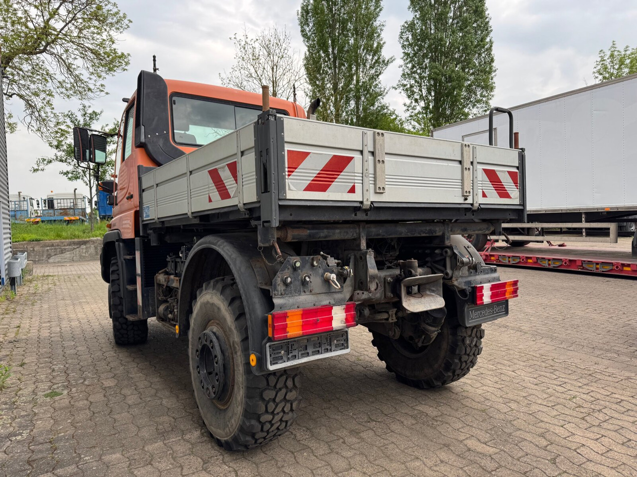 Unimog U 400 405/12 4x4 U 400 405/12 4x4, Kipper, Kommunalhydraulik, VarioPilot, Zapfwelle - Furgoneta: foto 5 Unimog U 400 405/12 4x4 U 400 405/12 4x4, Kipper, Kommunalhydraulik, VarioPilot, Zapfwelle - Furgoneta: foto 5