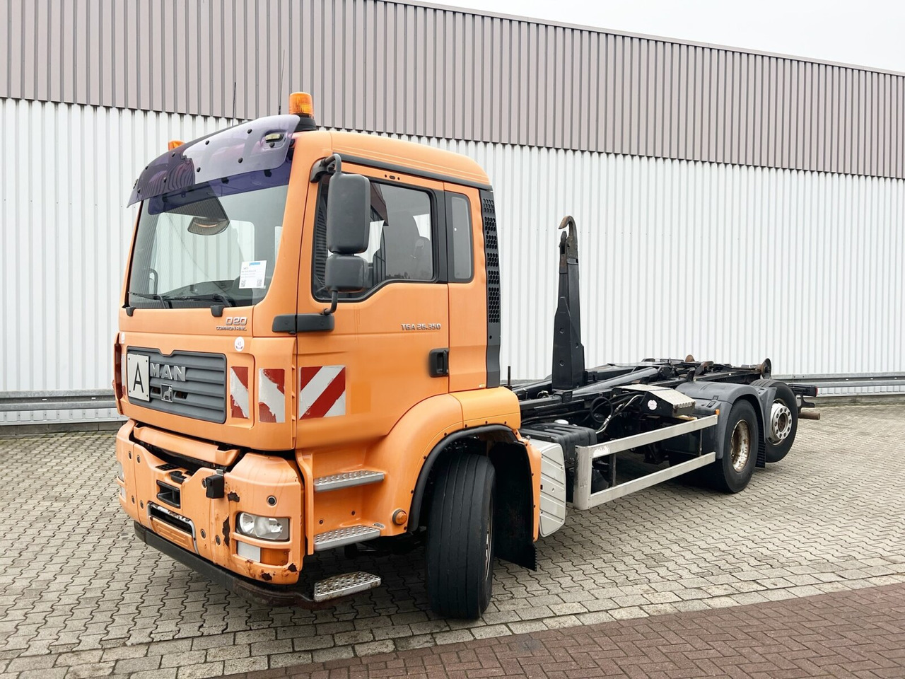 Camión multibasculante MAN TGA 26.350 6x2-2 BL TGA 26.350/400 6x2-2 BL, Lenk-/Liftachse: foto 8 Camión multibasculante MAN TGA 26.350 6x2-2 BL TGA 26.350/400 6x2-2 BL, Lenk-/Liftachse: foto 8