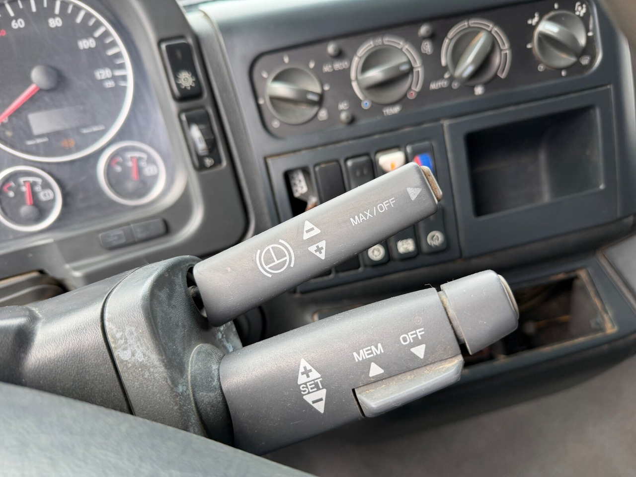 MAN TGA 26.400 6X4 BB TGA 26.400 6X4 BB, Intarder - Camión volquete: foto 5 MAN TGA 26.400 6X4 BB TGA 26.400 6X4 BB, Intarder - Camión volquete: foto 5