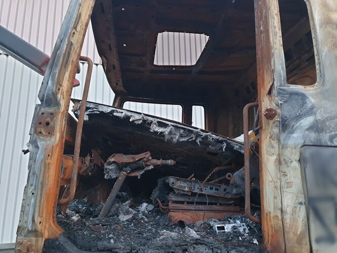 Camión chasis MAN TGA 26.440 6x2 BL Brandschaden TGA 26.440 6x2 BL Brandschaden: foto 10 Camión chasis MAN TGA 26.440 6x2 BL Brandschaden TGA 26.440 6x2 BL Brandschaden: foto 10