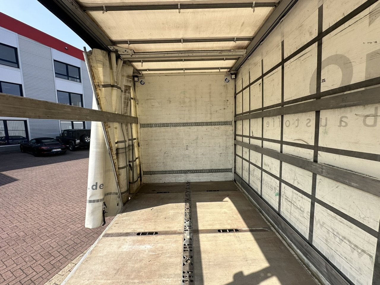 MAN TGS 26.400 6x2-4 LL TGS 26.400 6x2-4 LL, Lenk-/Lift, Edscha, Heckkran Palfinger PK23002-C + Jib PJ060A, Funk - Camión lona, Camión grúa: foto 5 MAN TGS 26.400 6x2-4 LL TGS 26.400 6x2-4 LL, Lenk-/Lift, Edscha, Heckkran Palfinger PK23002-C + Jib PJ060A, Funk - Camión lona, Camión grúa: foto 5
