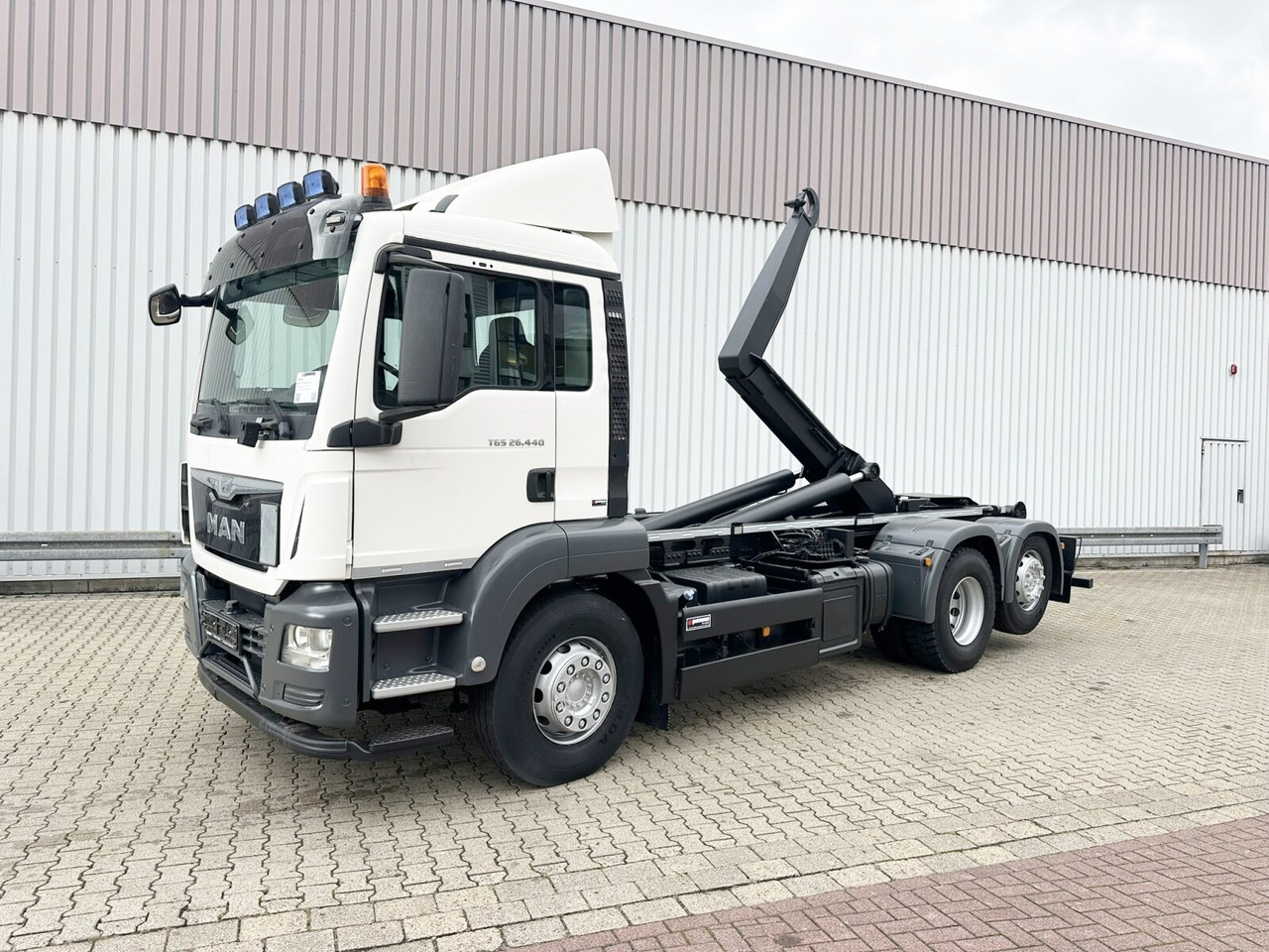 MAN TGS 26.440 6x2 BL TGS 26.440 6x2 BL - Camión multibasculante: foto 1 MAN TGS 26.440 6x2 BL TGS 26.440 6x2 BL - Camión multibasculante: foto 1