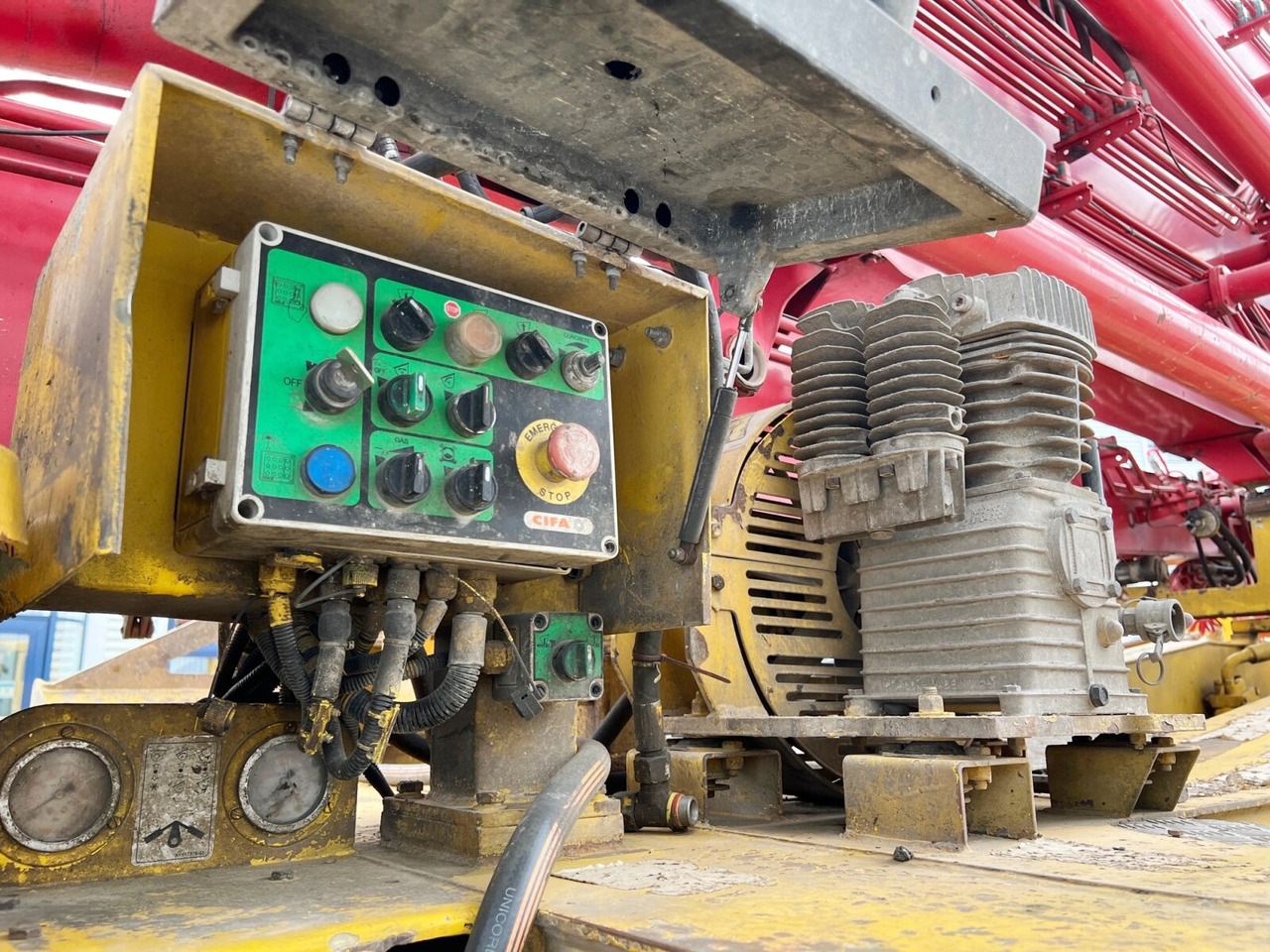 MAN TGS 33.440 6X4 BB TGS 33.440 6X4 BB, Betonpumpe CIFA K31L XZ, 31m Mast - Bomba de hormigón: foto 4 MAN TGS 33.440 6X4 BB TGS 33.440 6X4 BB, Betonpumpe CIFA K31L XZ, 31m Mast - Bomba de hormigón: foto 4