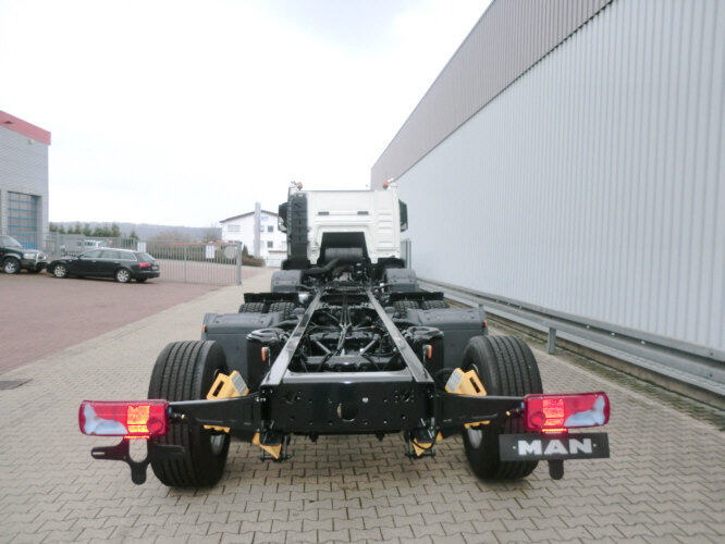 MAN TGS 50.480BB 10x4 Retarder TGS 50.480BB 10x4 Retarder, 3-f.NA - Camión chasis: foto 4 MAN TGS 50.480BB 10x4 Retarder TGS 50.480BB 10x4 Retarder, 3-f.NA - Camión chasis: foto 4