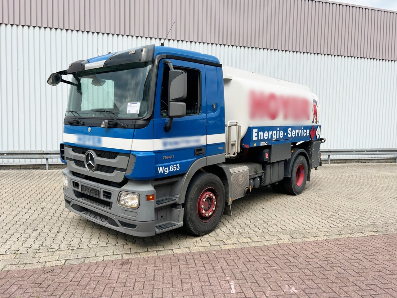 Mercedes-Benz Actros 1841 L 4x2 Actros 1841 L 4x2, Esterer-Tankaufbau, 3 Kammern, 14.000l, ADR - Camión cisterna: foto 1 Mercedes-Benz Actros 1841 L 4x2 Actros 1841 L 4x2, Esterer-Tankaufbau, 3 Kammern, 14.000l, ADR - Camión cisterna: foto 1