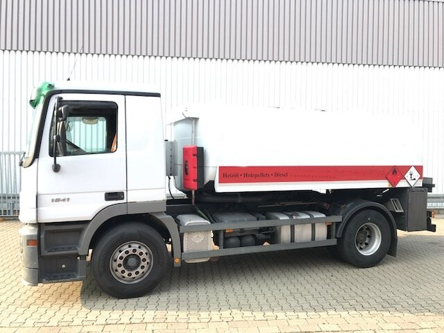 Camión cisterna Mercedes-Benz Actros 1841 L 4x2 Actros 1841 L 4x2, Esterer Tankaufbau ca. 13.500l, 2 Kammern: foto 13