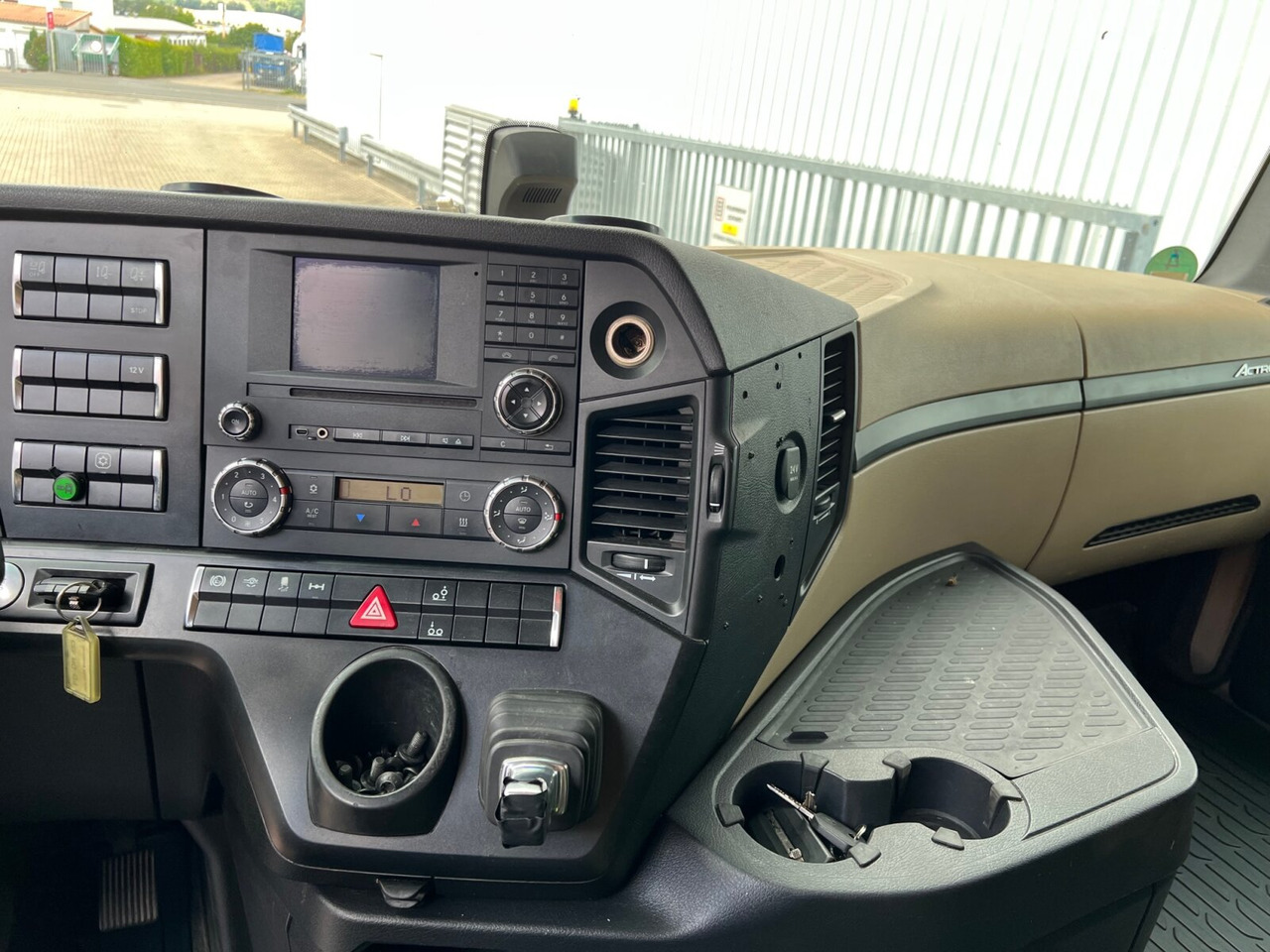 Mercedes-Benz Actros 2542/48 L/nR 6x2 Actros 2542/48 L/nR 6x2, Retarder, Standklima, StreamSpace, SoloStar - Camión portacontenedore/ Intercambiable: foto 4 Mercedes-Benz Actros 2542/48 L/nR 6x2 Actros 2542/48 L/nR 6x2, Retarder, Standklima, StreamSpace, SoloStar - Camión portacontenedore/ Intercambiable: foto 4